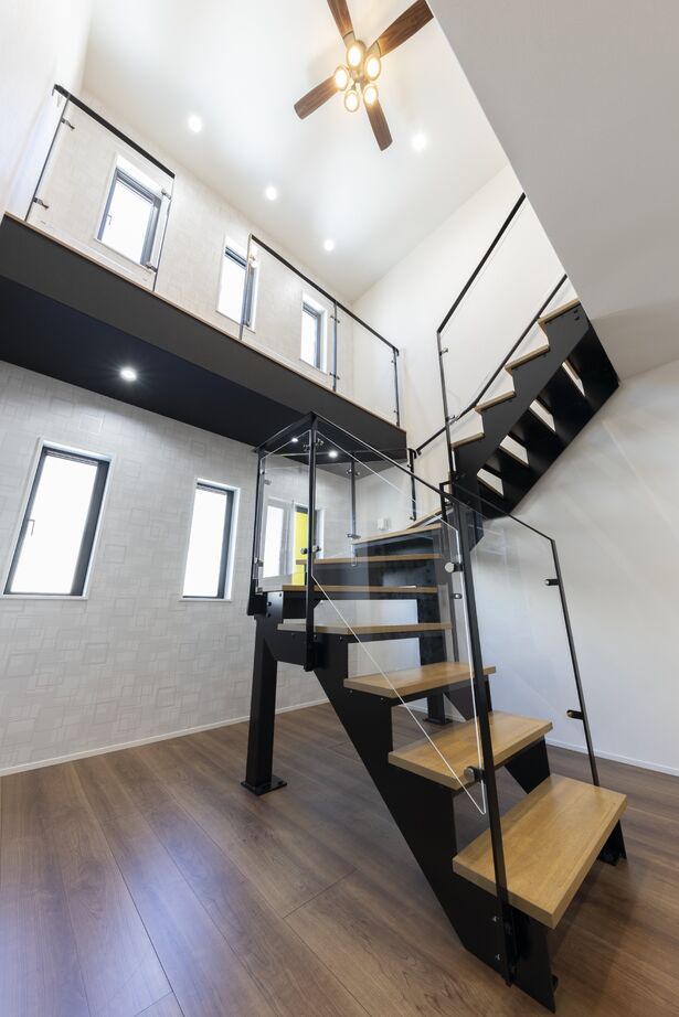 トヨタT&S建設 【名古屋市/コンクリート住宅】開放的な空間と充実設備を採用したタイル張りの邸宅の建築実例画像4