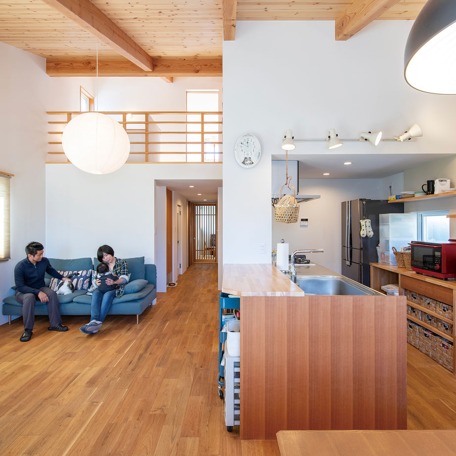 大和工務店 【平屋風×2階建て×約30坪×吹き抜けLDK｜間取り図有】二重床エアコン暖房システムで冬も暖かい無垢の住まいの建築実例画像2