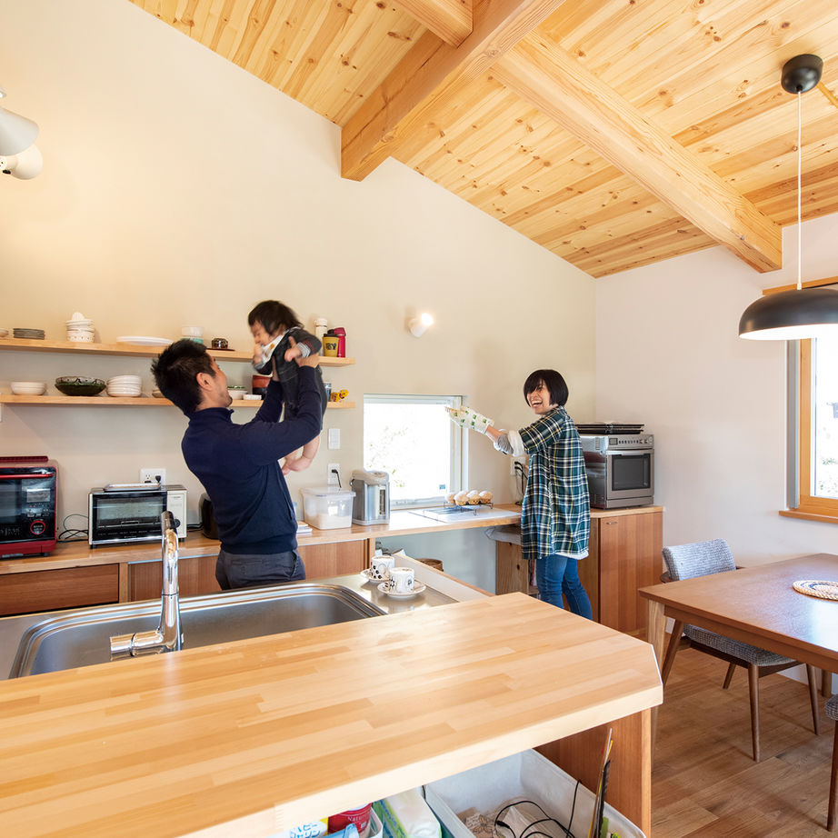 大和工務店 【平屋風×2階建て×約30坪×吹き抜けLDK｜間取り図有】二重床エアコン暖房システムで冬も暖かい無垢の住まいの建築実例画像3