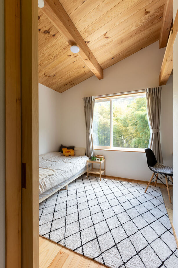 大和工務店 【2000万円台×平屋風×W断熱｜間取り図有】緑景に溶け合う木の家。開放感に満ちた33坪で5人家族がのびのびの建築実例画像8