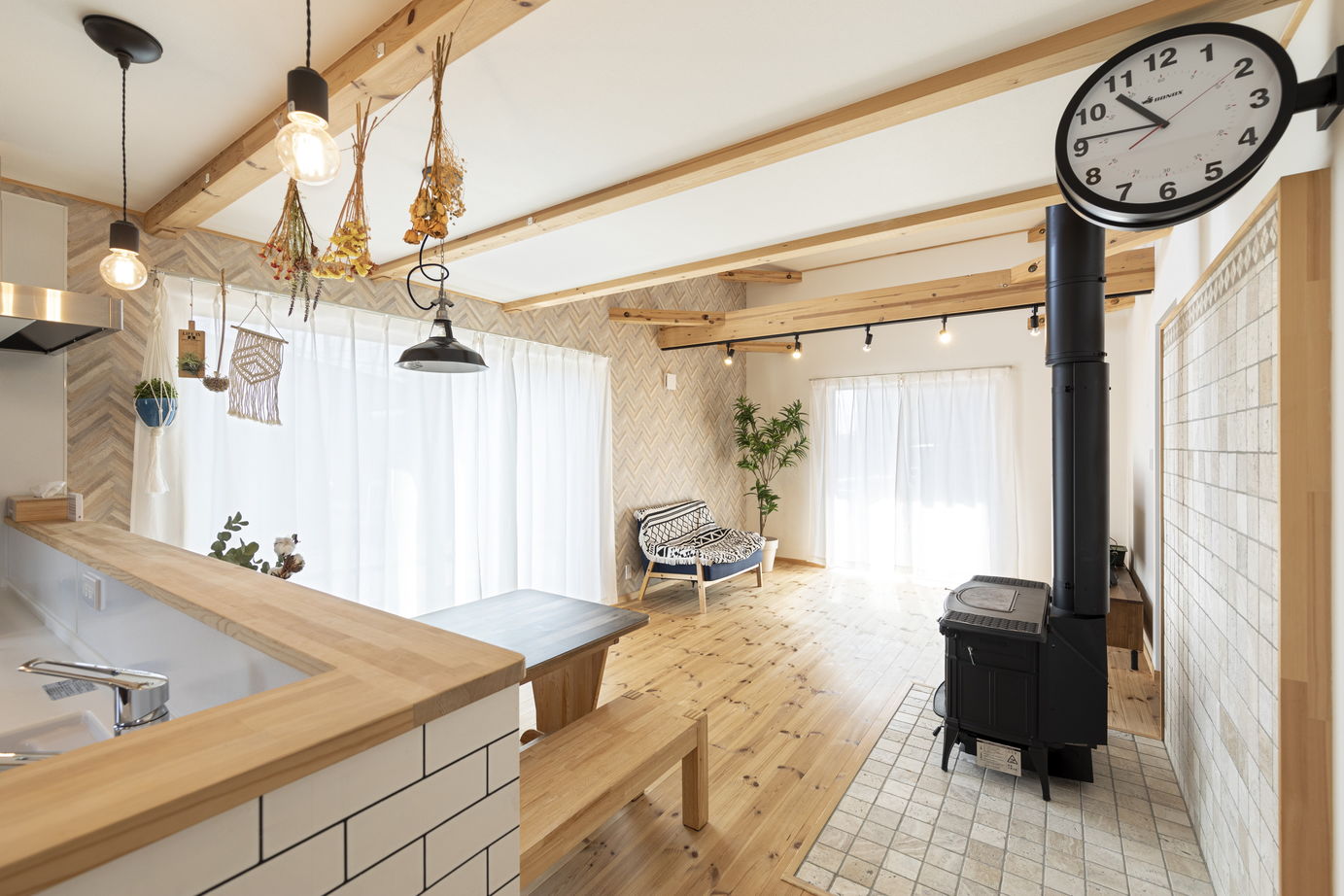 ヒューマンホームズ 【1000万円台|30坪台|間取図】憧れの薪ストーブを備えた平屋感覚の２階建て。庭でキャンプやBBQも楽しい！の建築実例画像6