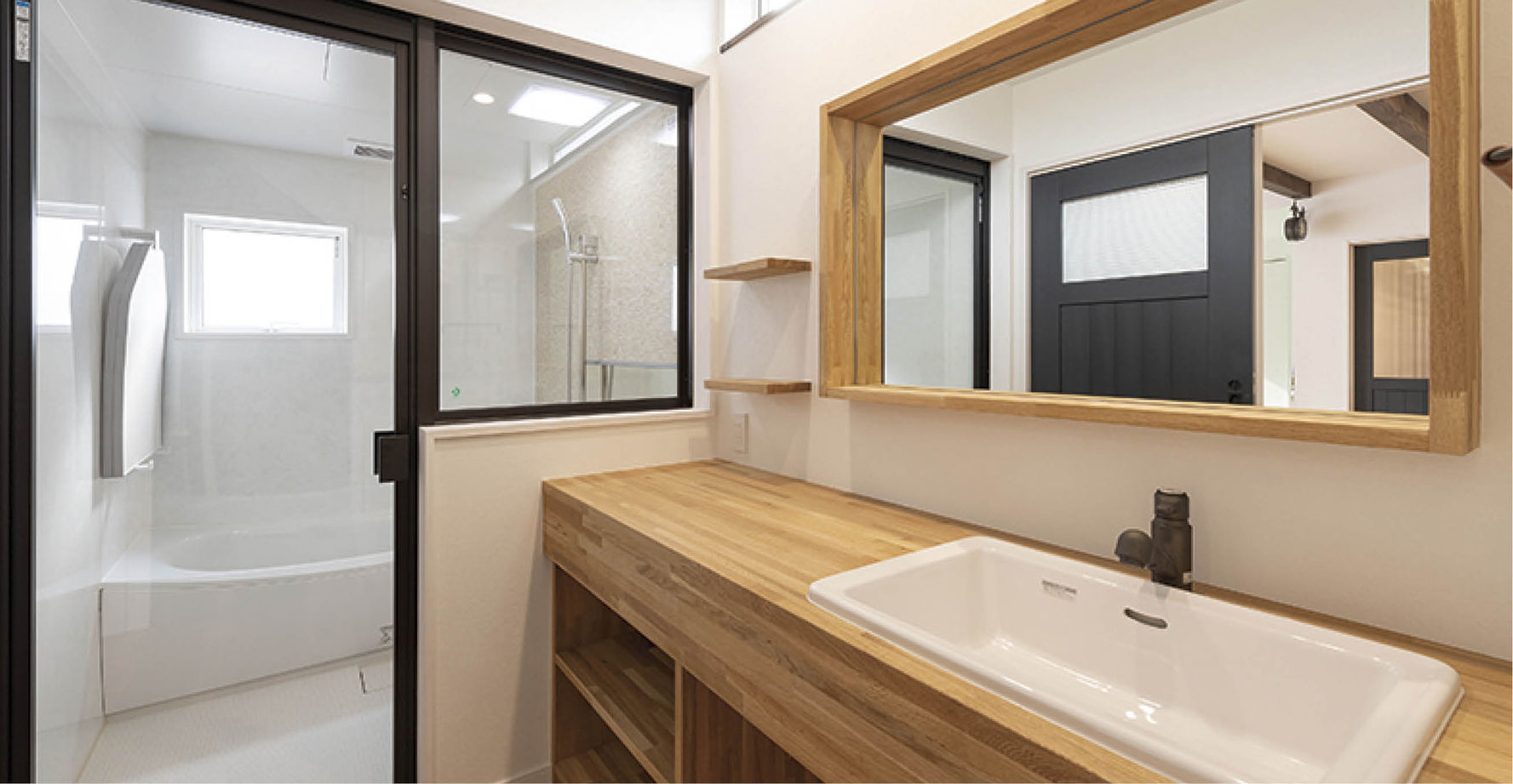 KITOKITO HOME&LIFE 【高石市|1000万円台|間取り図|自然素材|40坪|ウッドデッキ】コの字型キッチンに家族が集うドイツ漆喰の家の建築実例画像3