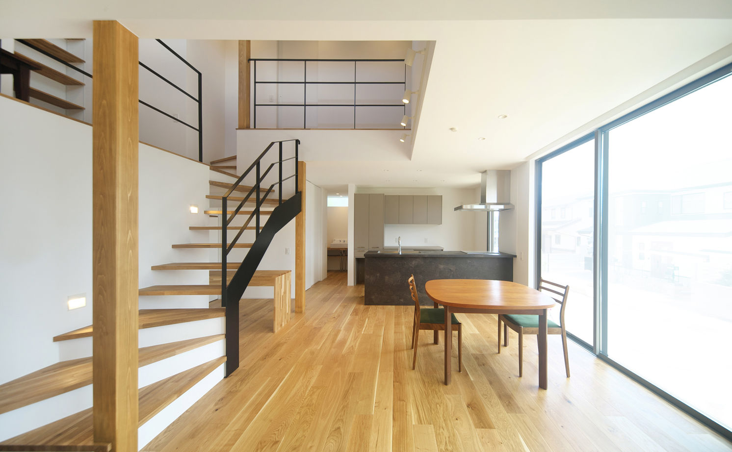 KITOKITO HOME&LIFE 【生駒市｜2000万円台｜30坪台｜建築家】家族それぞれに居心地のいい場所がある、スキップフロアの家の建築実例画像3