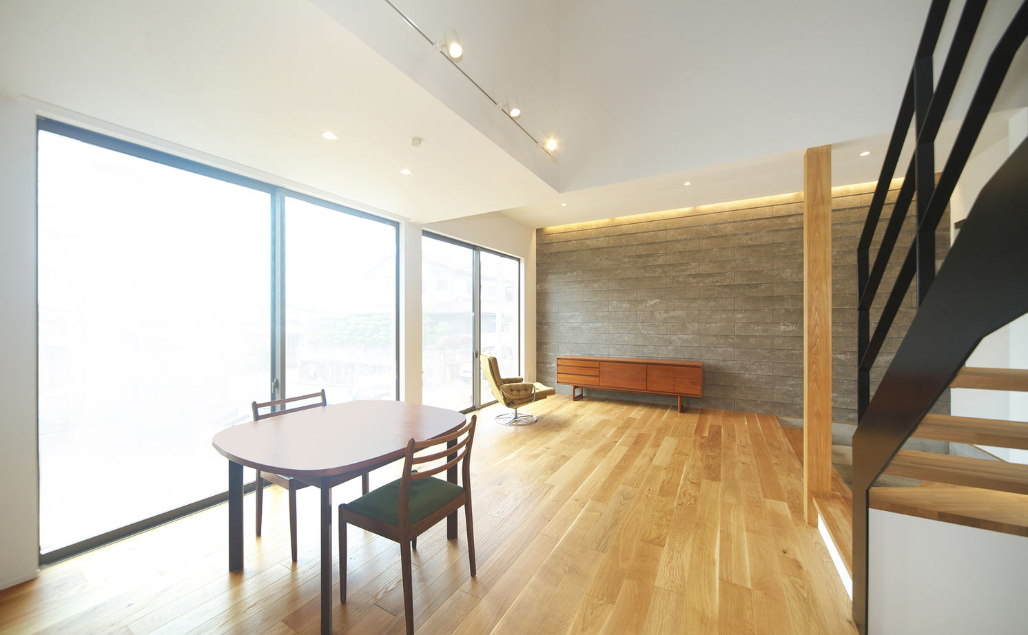 KITOKITO HOME&LIFE 【生駒市｜2000万円台｜30坪台｜建築家】家族それぞれに居心地のいい場所がある、スキップフロアの家の建築実例画像5