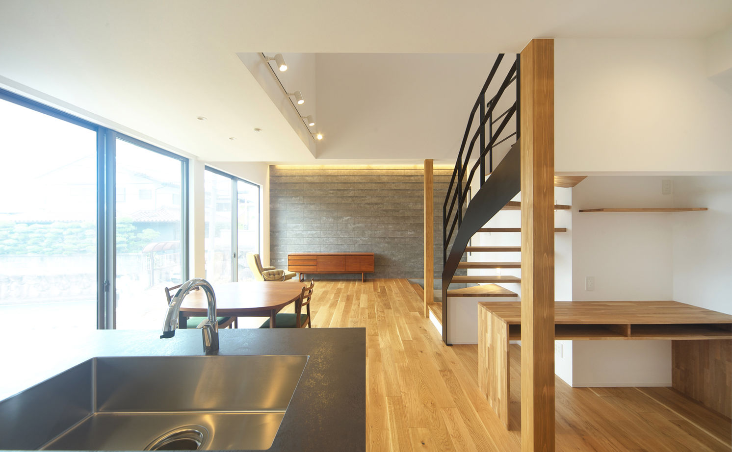 KITOKITO HOME&LIFE 【生駒市｜2000万円台｜30坪台｜建築家】家族それぞれに居心地のいい場所がある、スキップフロアの家の建築実例画像8