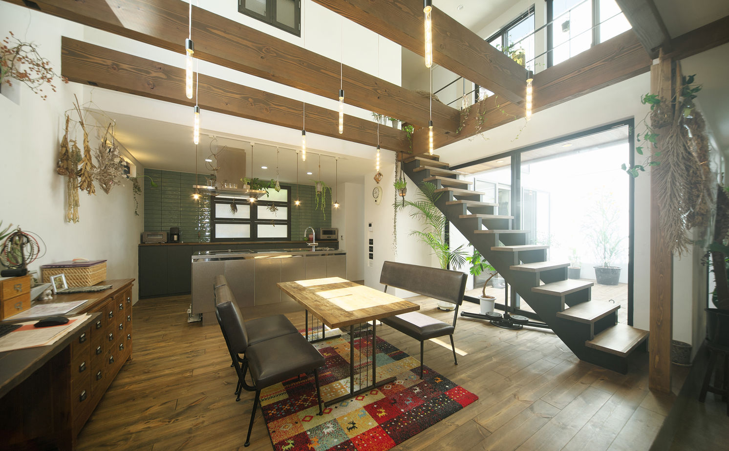 KITOKITO HOME&LIFE 【堺市｜2000万円台｜40坪台｜ペット】自然とつながる中庭や土間…温もりのある木＆しっくいの家の建築実例画像2