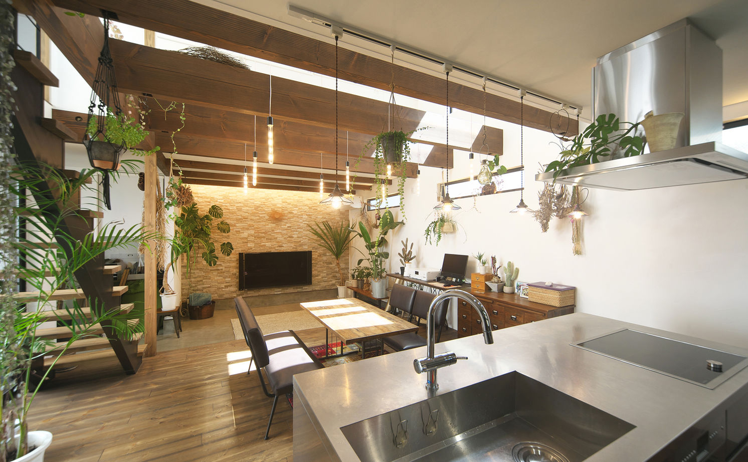 KITOKITO HOME&LIFE 【堺市｜2000万円台｜40坪台｜ペット】自然とつながる中庭や土間…温もりのある木＆しっくいの家の建築実例画像5