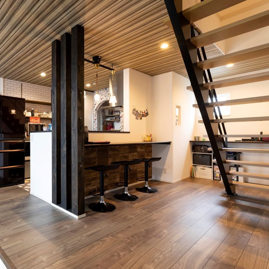 結城建設 【赤穂市】家族が集まる一段下がったピットリビングの家。カッコいいデザインに家事ラク動線で心地よいの建築実例画像4