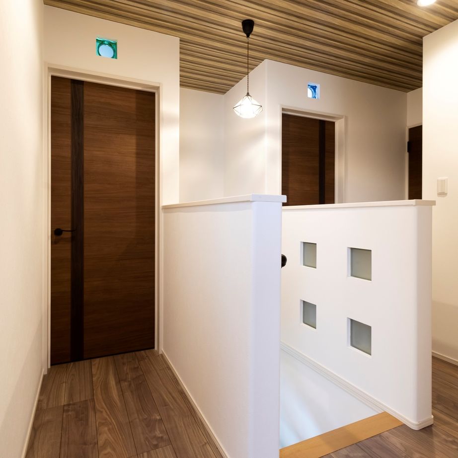 結城建設 【赤穂市】家族が集まる一段下がったピットリビングの家。カッコいいデザインに家事ラク動線で心地よいの建築実例画像6