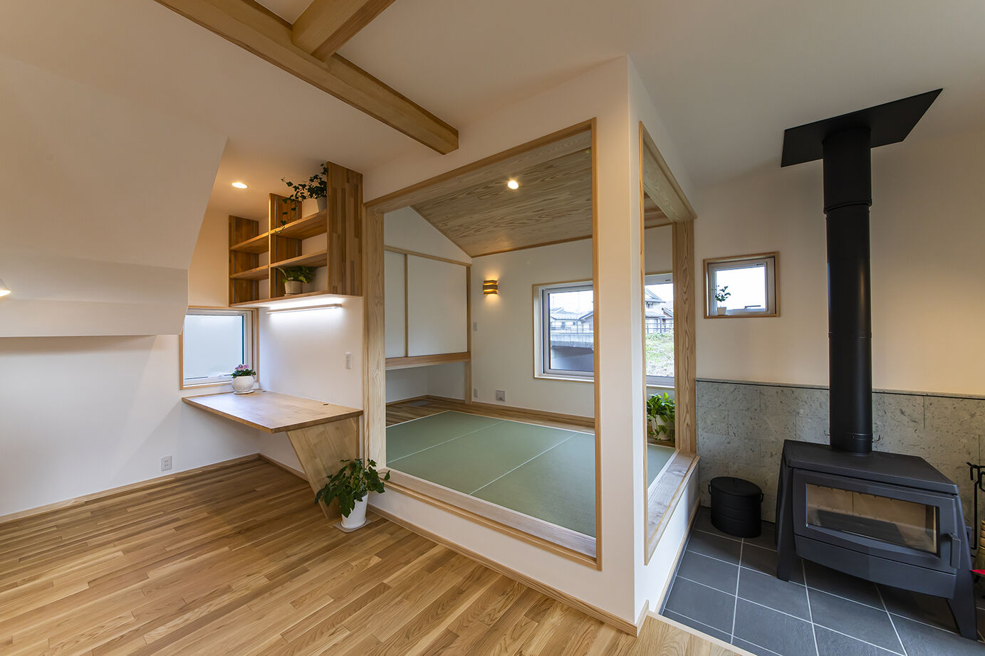 みのり建築舎 【薪ストーブ／吹抜／間取図】薪ストーブや菜園、BBQ など、豊かな自然の中で思い描いていた暮らしを楽しむの建築実例画像7