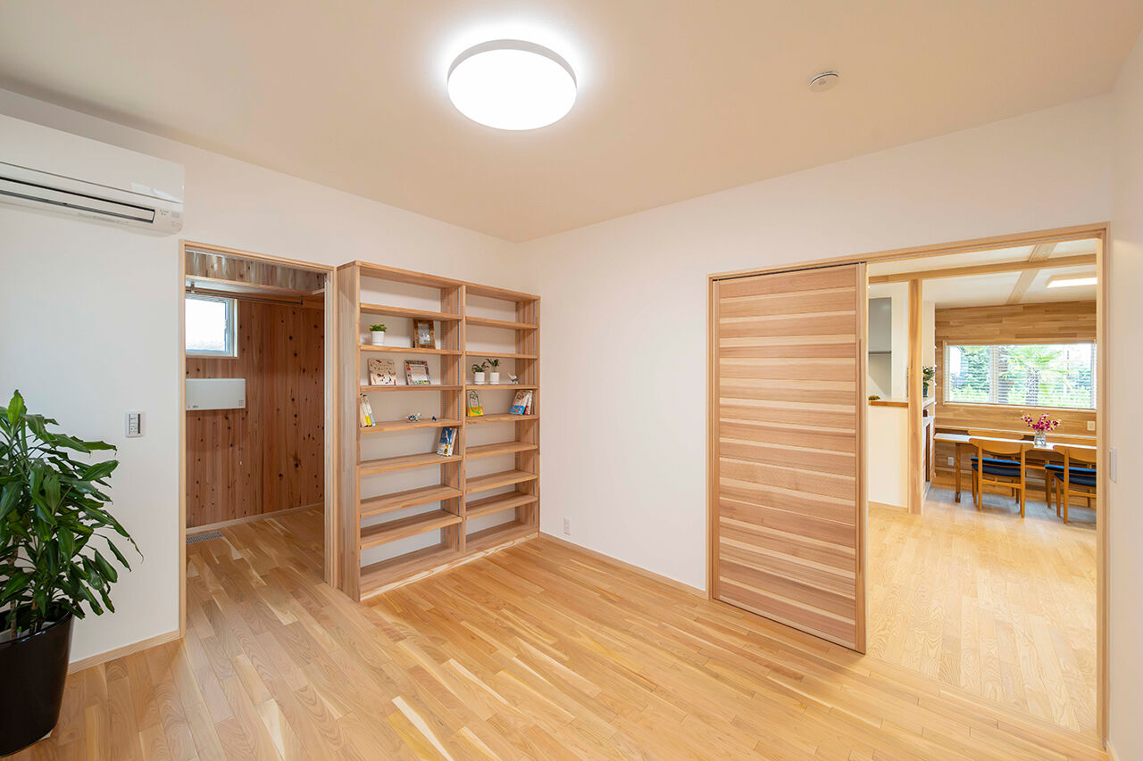 みのり建築舎 【3000万円～3499万円／収納充実／間取図】重厚感とやさしい木の温もり。家相を考慮した寄棟屋根の住まいの建築実例画像6