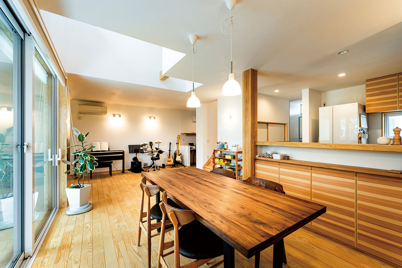 みのり建築舎 【2000万円～2499万円／ZEH／自然素材／吹抜／間取図】家族で音楽を楽しみ、読書に没頭する心地よい木の家の建築実例画像5