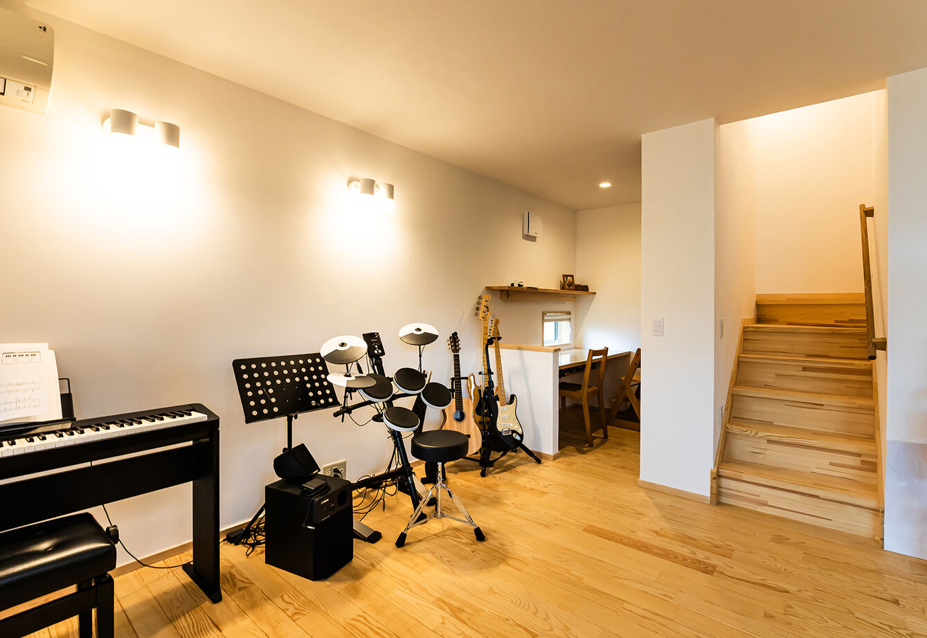 みのり建築舎 【2000万円～2499万円／ZEH／自然素材／吹抜／間取図】家族で音楽を楽しみ、読書に没頭する心地よい木の家の建築実例画像8