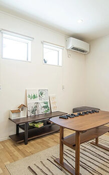 アイフルホーム/シリウスEHC 【2000万円～2499万円／29.4坪／3LDK】大きな魅せるパントリーのある、開放的なリビングの家の建築実例画像3