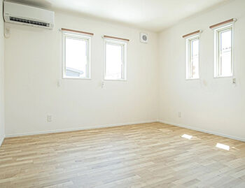 アイフルホーム/シリウスEHC 【2000万円～2499万円／29.4坪／3LDK】大きな魅せるパントリーのある、開放的なリビングの家の建築実例画像4