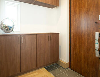 アイフルホーム/シリウスEHC 【2000万円～2499万円／29.4坪／3LDK】大きな魅せるパントリーのある、開放的なリビングの家の建築実例画像5