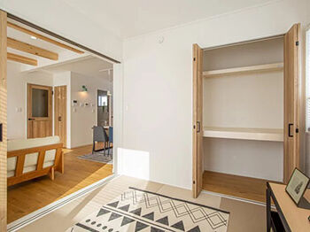 アイフルホーム/シリウスEHC 【2000万円～2499万円／32.5坪／4LDK】動線と収納を工夫し、使いやすさにこだわったナチュラルスタイルの家の建築実例画像6