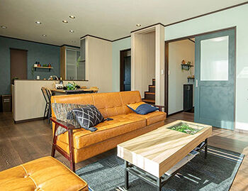 アイフルホーム/シリウスEHC 【2000万円～2499万円／30坪／4LDK】リビング階段、オープンLDK。家族とのふれあいを大切にする家の建築実例画像1