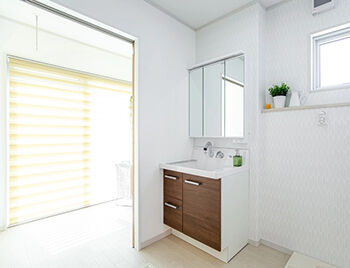 アイフルホーム/シリウスEHC 【2000万円～2499万円／35.6坪／4LDK】家事がラク！ランドリールームやたくさんの大容量収納がある家の建築実例画像4