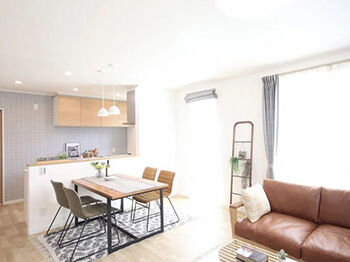 アイフルホーム/シリウスEHC 【2000万円～2499万円／33.5坪／4LDK】ひろびろ居室とたっぷり収納で、毎日が暮らしやすい家の建築実例画像1