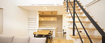 アイフルホーム/シリウスEHC 【2000万円～2499万円／32坪／2LDK】2階にヌックのある家。リビング吹き抜けとオープン階段で開放感も抜群の建築実例画像2