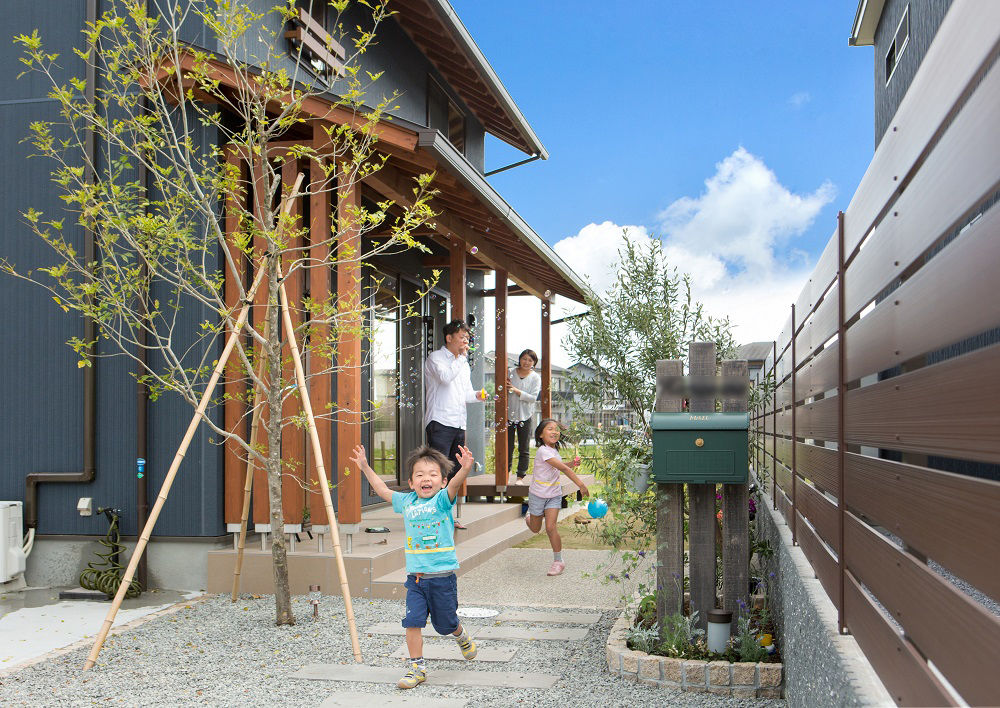 綿半林業 【1000万円台/ひのき】自然素材とたっぷり収納、家事ラク動線など、家族の希望を詰め込んだ下屋がある家の建築実例画像10