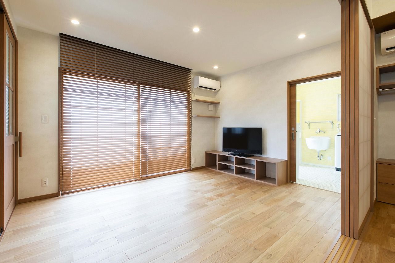 こころ建築設計 【平屋/間取り有】木の質感あふれる造作が魅力。ナチュラルスタイルの平屋の佇まいを実現の建築実例画像3