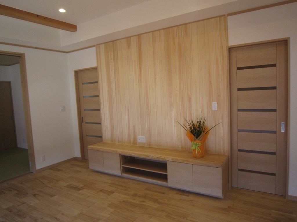 こころ建築設計 自然素材が織りなすデザイン。緻密なプランニングから生まれた優美な平屋の住まいの建築実例画像4