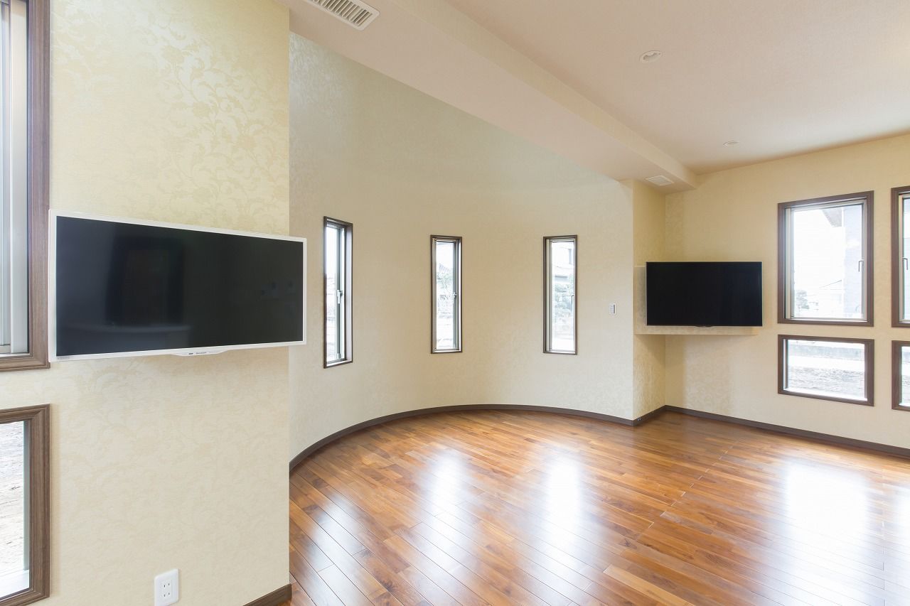 こころ建築設計 ２つの半円の塔が住まいに斬新なデザインと空間をもたらす、個性あふれる住まいの建築実例画像2