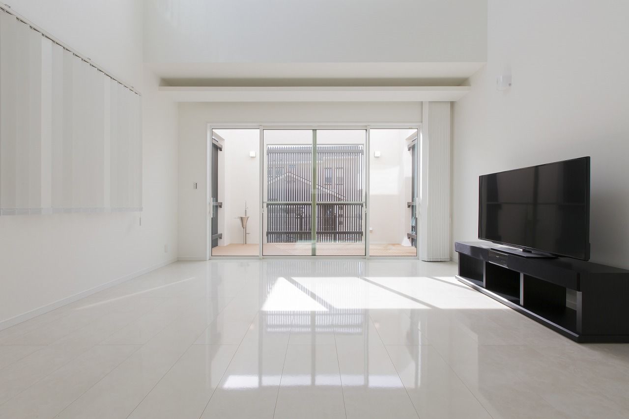 こころ建築設計 オールホワイトの空間に心地よい光が反射する、上質と洗練をまとった住まいの建築実例画像7