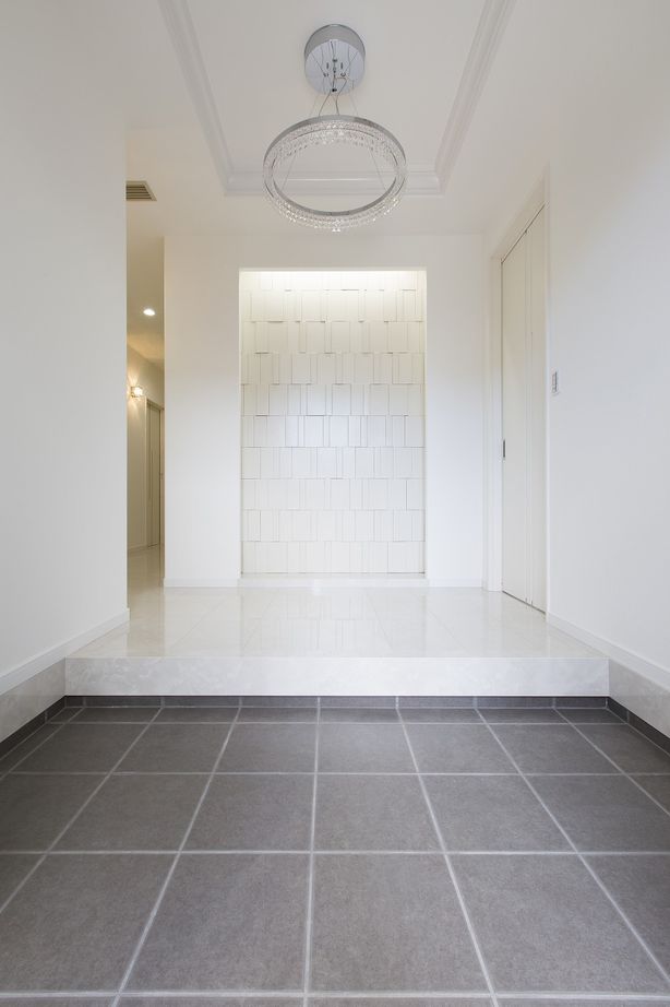 こころ建築設計 オールホワイトの空間に心地よい光が反射する、上質と洗練をまとった住まいの建築実例画像10