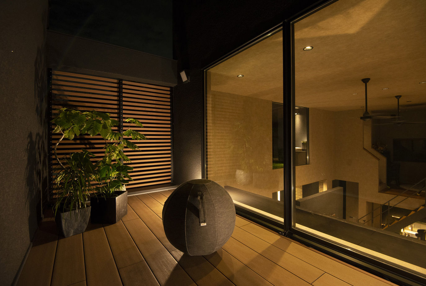 ビーライフ 一級建築士事務所 【奈良県/4000万円～】斬新で快適なラグジュアリー＆ホテルライクな間取設計 高級で豊かな時間を過ごす豪邸の建築実例画像8