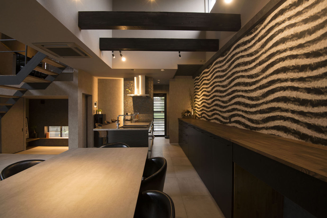 ビーライフ 一級建築士事務所 【奈良県/4000万円～】斬新で快適なラグジュアリー＆ホテルライクな間取設計 高級で豊かな時間を過ごす豪邸の建築実例画像15