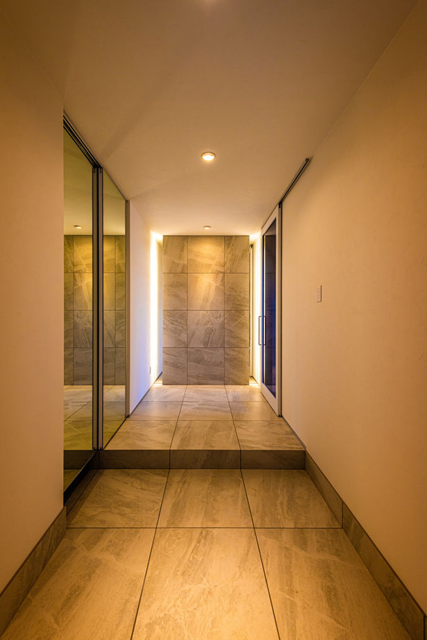 ビーライフ 一級建築士事務所 【奈良県/3000万円台/ホテルライク/高級】間接照明がオシャレな豪邸 大胆な空間と間取り設計で夢をカタチにの建築実例画像3