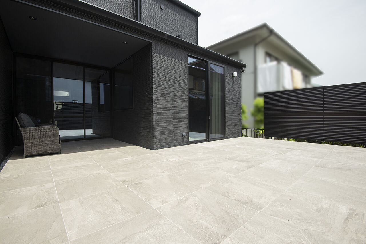 ビーライフ 一級建築士事務所 【奈良県奈良市/ガレージ】隠し扉でつながるハイセンスな空間設計　男前デザインのスタイリッシュな邸宅の建築実例画像10