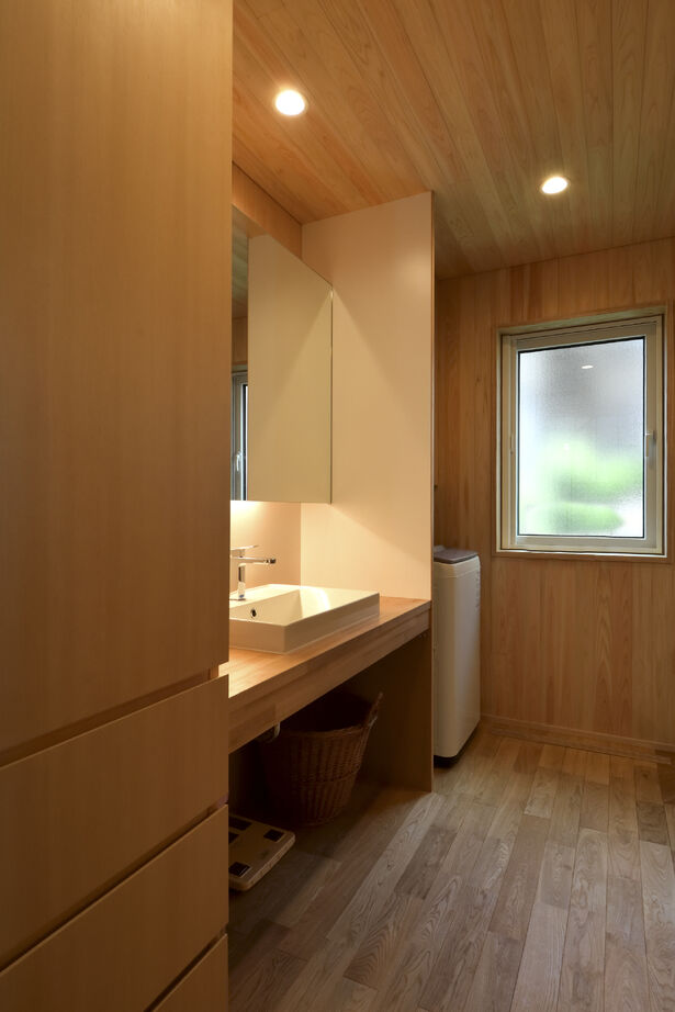 湯本工務店 【ZEH/床下暖房/吹き抜け/中野市/3LDK+S/40.3坪/4000万円台】性能にこだわったオーダーメイドの家の建築実例画像5