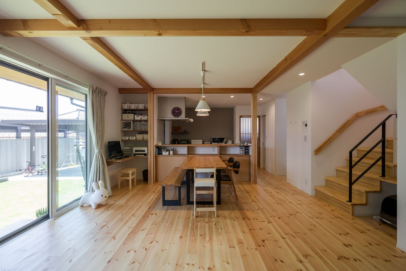 湯本工務店 【芝生の庭/4LDK/38坪/3000万円台】子育てのしやすさを重視したペットと暮らす家の建築実例画像2