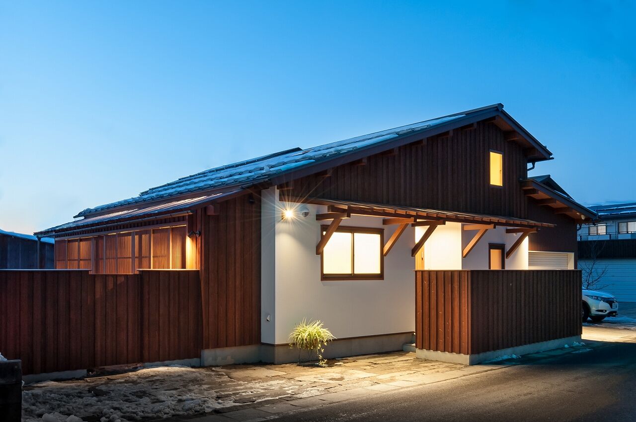 湯本工務店 【自然素材/無垢材/平屋/インナーガレージ/33坪/2000万円台】金井の家の建築実例画像2