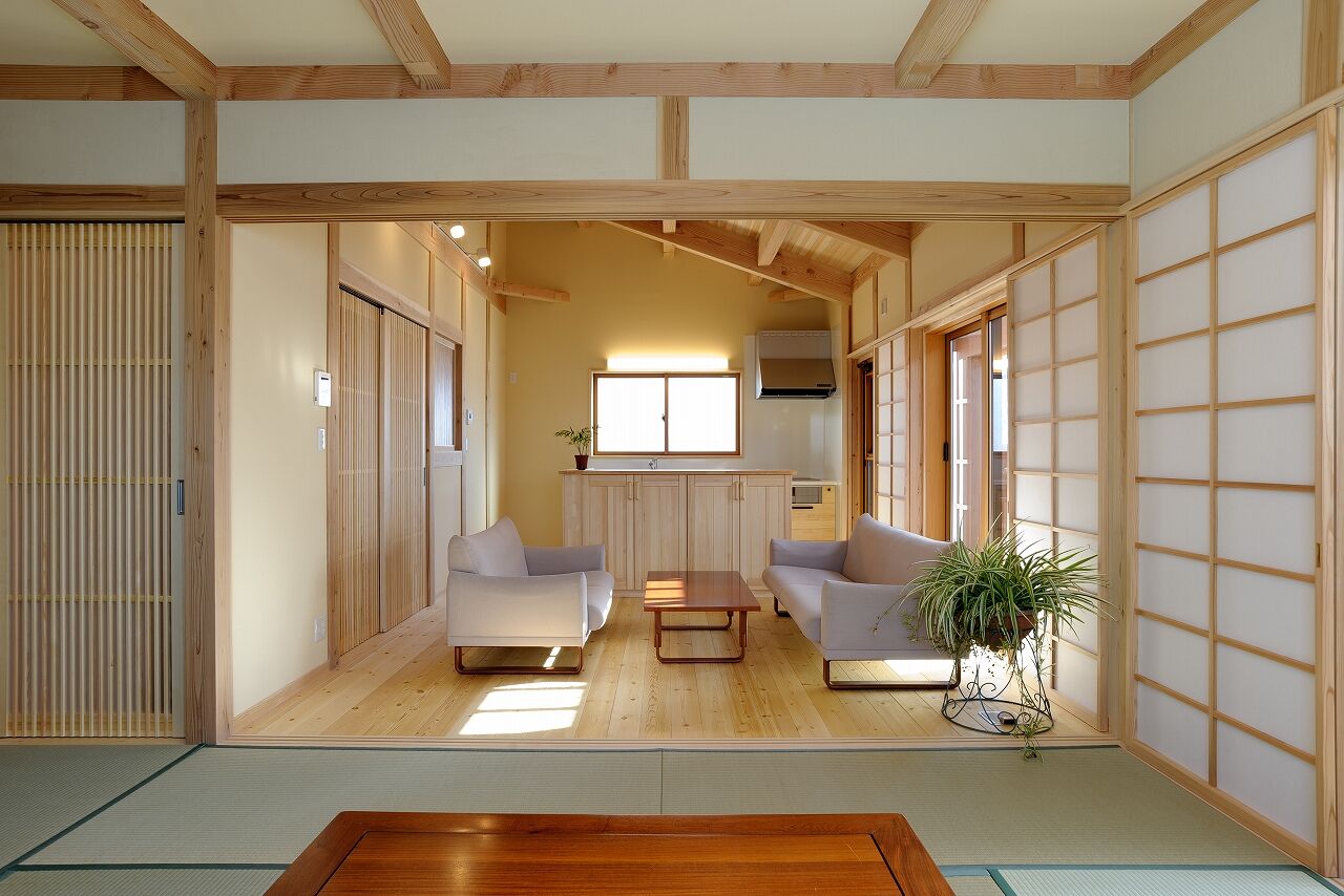 湯本工務店 【自然素材/無垢材/平屋/インナーガレージ/33坪/2000万円台】金井の家の建築実例画像4