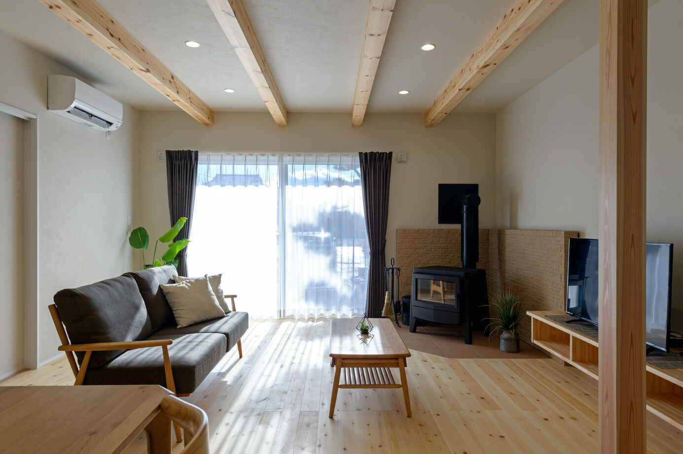 湯本工務店 【二世帯住宅/2LDK+3LDK/52.35坪/4000万円台】ふたつの暮らしが豊かに広がる家の建築実例画像2