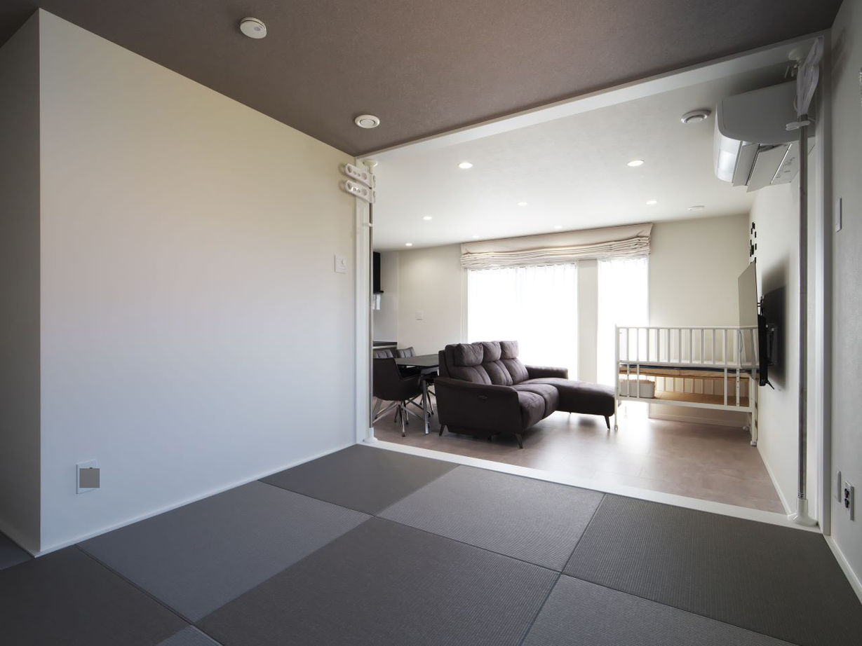 沖田工務店 【寝屋川市｜1000万円台|間取り有】モノトーンインテリア×平屋風プラン。冬でも暖かく過ごせる家の建築実例画像4