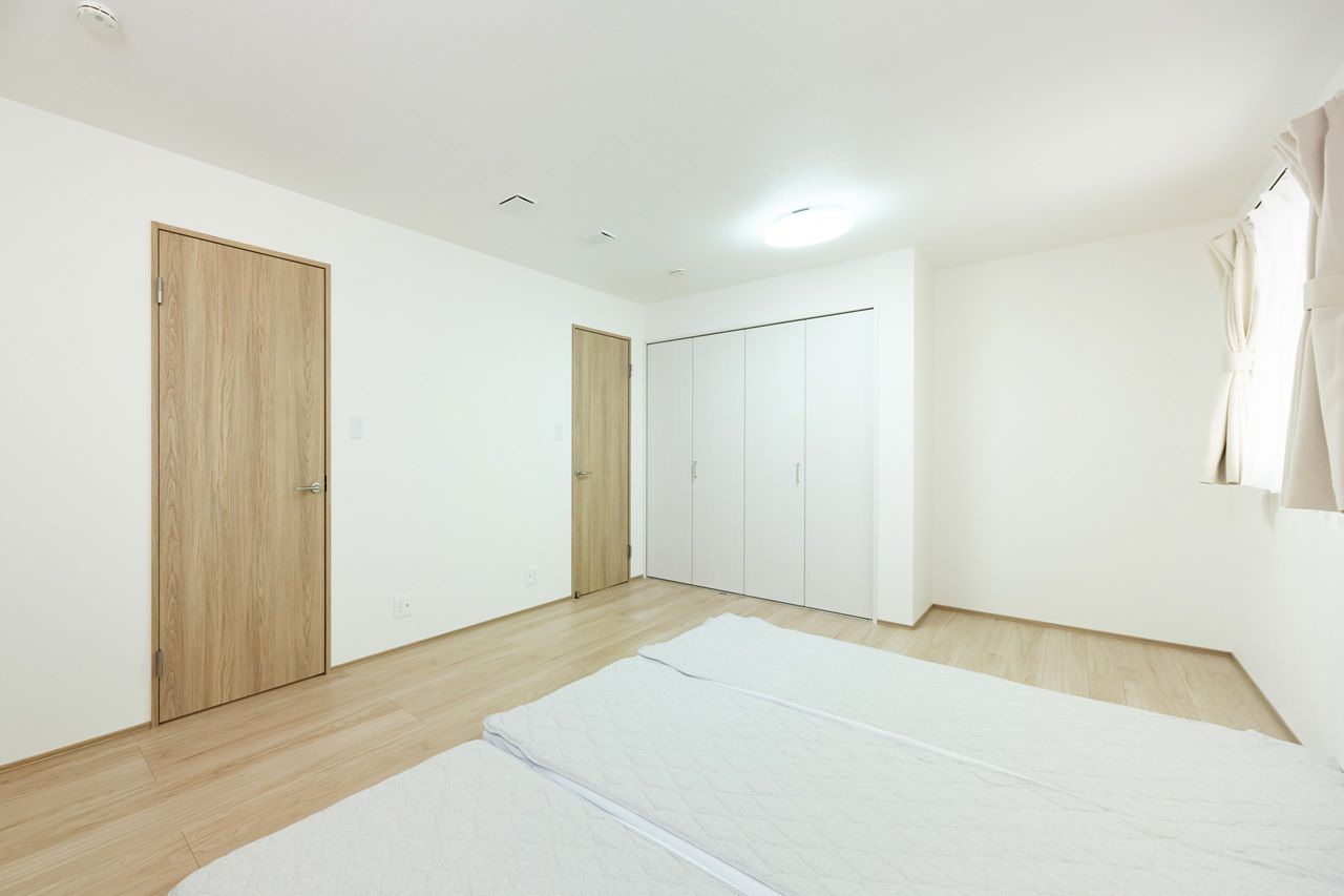 山崎建設 【習志野市/2000万円台/間取り図有り】リビングの吹抜けが開放的なジャパンディスタイルの住まいの建築実例画像9