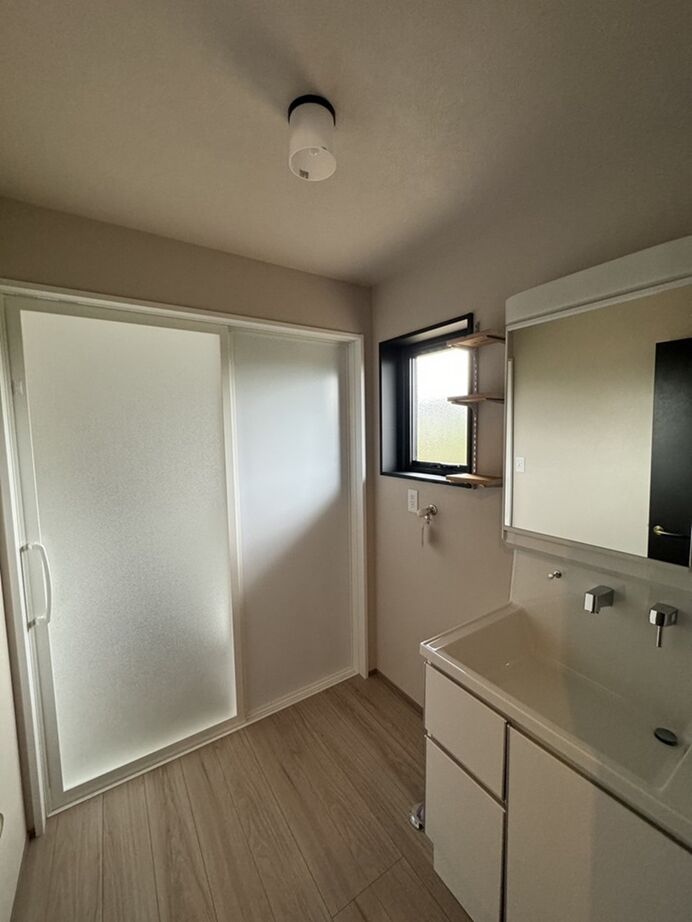 山崎建設 【1000万円台/間取り図有り】まるで古民家のような落ち着き。無垢材をふんだんに使った平屋の住まいの建築実例画像8