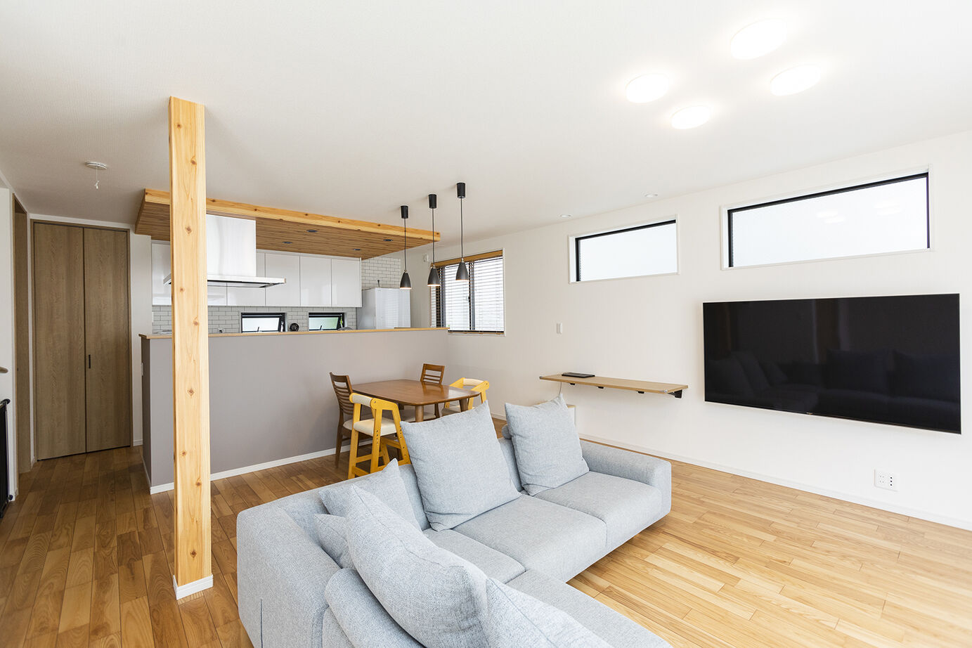 東栄住宅 【延床37.6坪／間取図有】400km離れた場所からリモート活用で叶えた、遊び心あふれる住まいの建築実例画像4