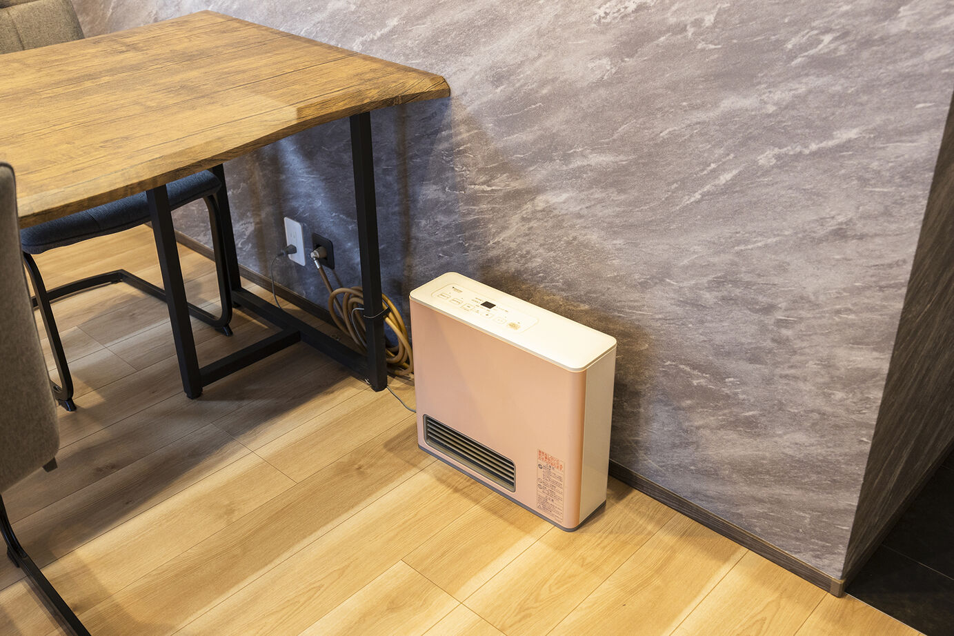 東栄住宅 【延床41.3坪／間取図】１階は人が集う広々としたリビング、2階に家族が寛ぐサブリビングを設けた住まいの建築実例画像5