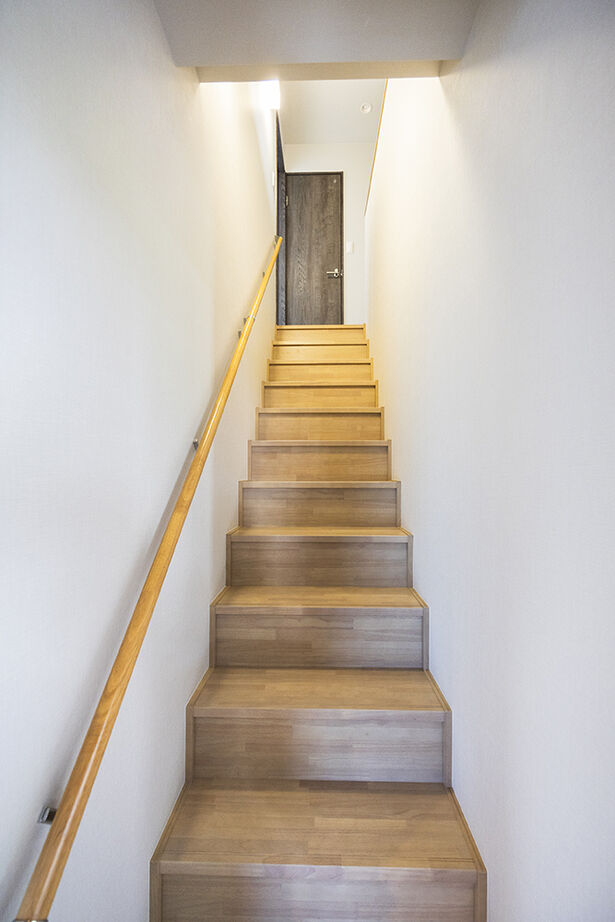 東栄住宅 【延床41.3坪／間取図】１階は人が集う広々としたリビング、2階に家族が寛ぐサブリビングを設けた住まいの建築実例画像16