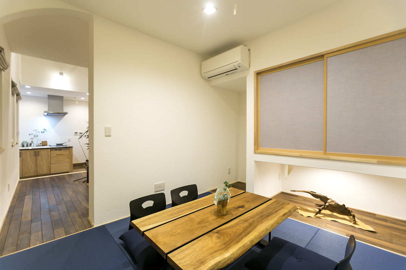 無添加住宅/東野建設工業 【岩手県/吹抜け/43坪/塗り壁/無垢材】思わず立ち止まる「最高級」の住まいの建築実例画像4