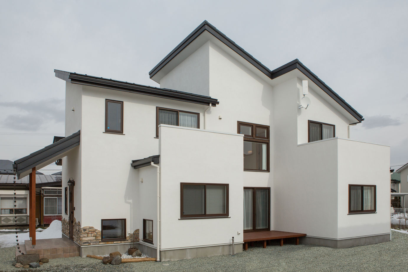 無添加住宅/東野建設工業 【岩手県/吹抜け/二世帯住宅/塗り壁/無垢材】「思い出」を詰め込んだ二世帯住宅の建替えの建築実例画像4