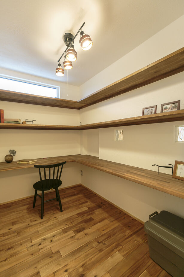 無添加住宅/東野建設工業 【矢巾町/5人家族/無垢材/漆喰】周りの環境を気にせずくつろぐことができる「2階リビング」の家の建築実例画像4