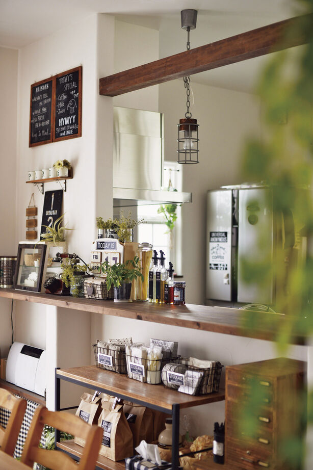 フラワーホーム 【1850万円/38.8坪/プロヴァンス/おうちカフェ】無垢床と塗り壁がヴィンテージインテリアに似合う家の建築実例画像5